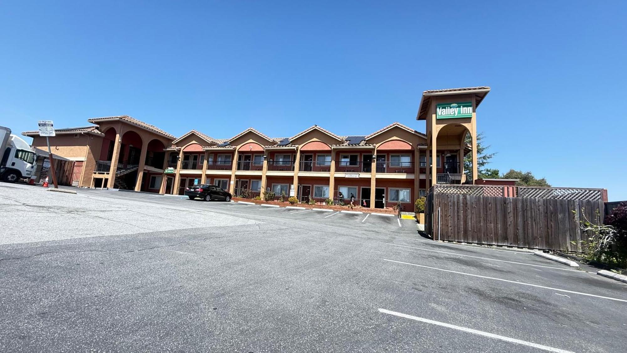 واتسونفيل Valley Inn المظهر الخارجي الصورة